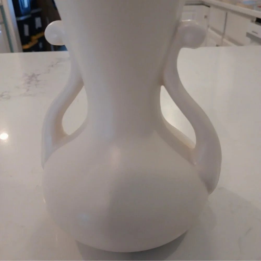 Vintage Red Wing Pottery USA 505 White Cream Vase Cream Interior - Rare!